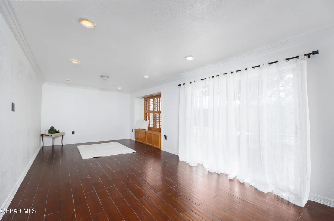 Photo of 9232 Morelia Road