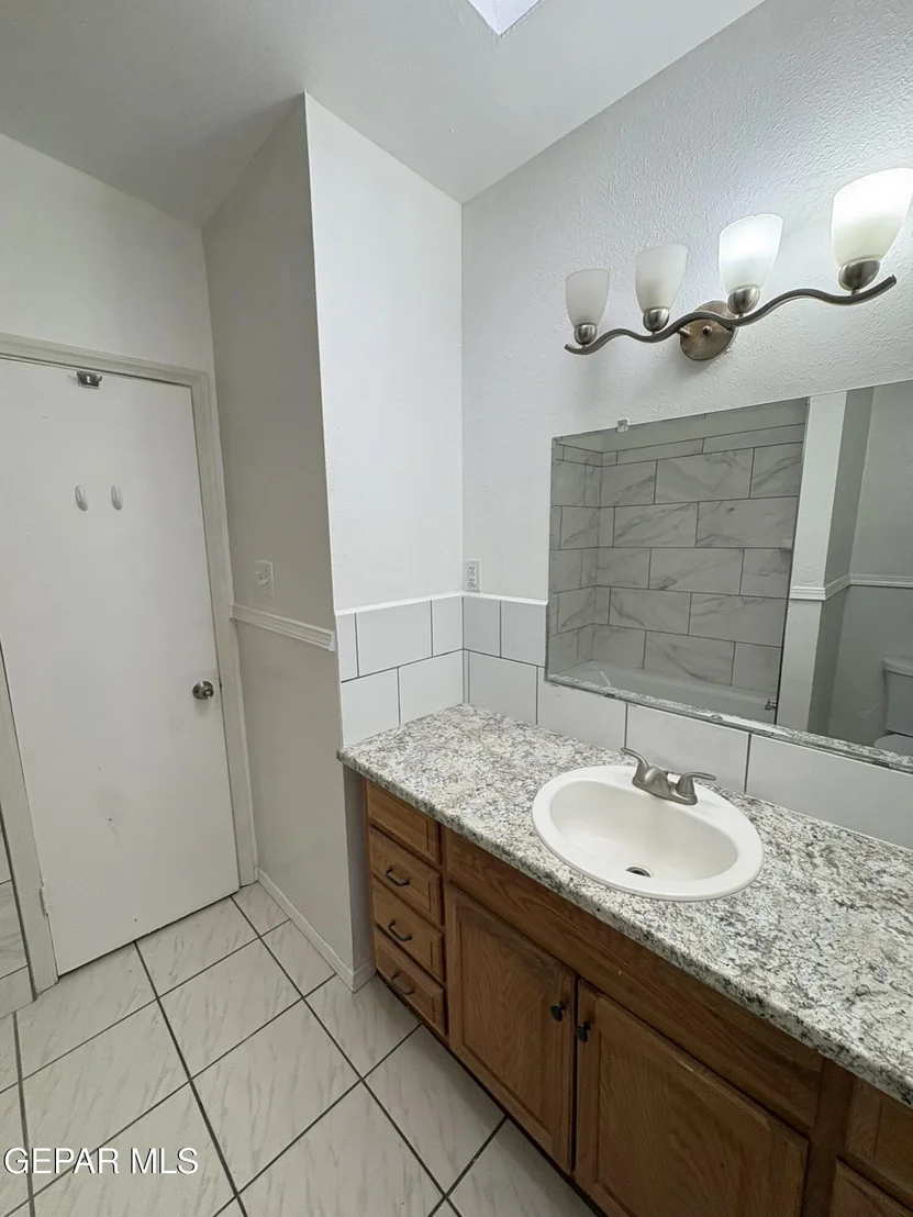 Photo of 10316 ASHWOOD Drive