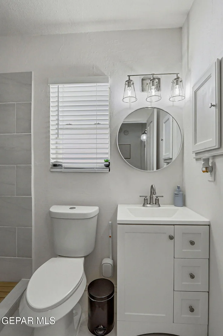 Photo of 2802 CASTLE HILL Circle