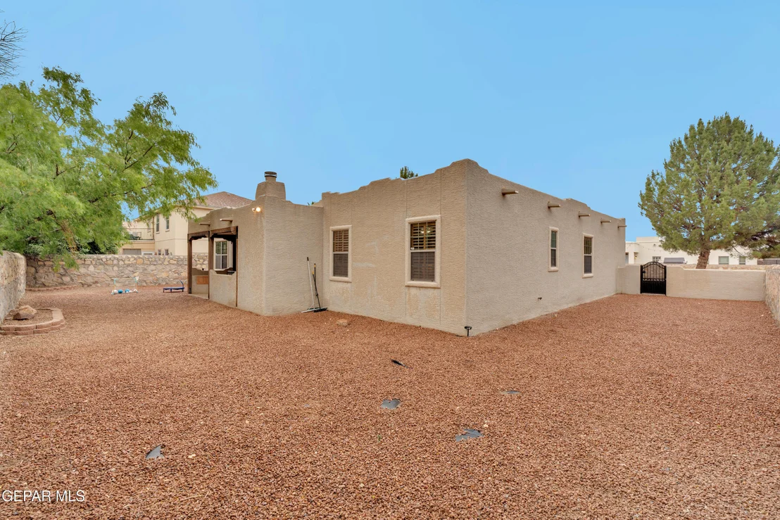 Photo of 1072 LOS MOROS Drive