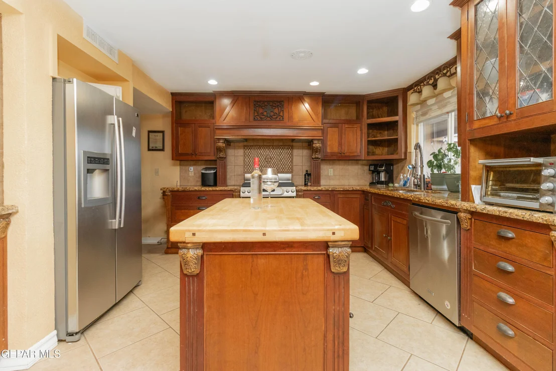 Photo of 717 FRONTERA Road