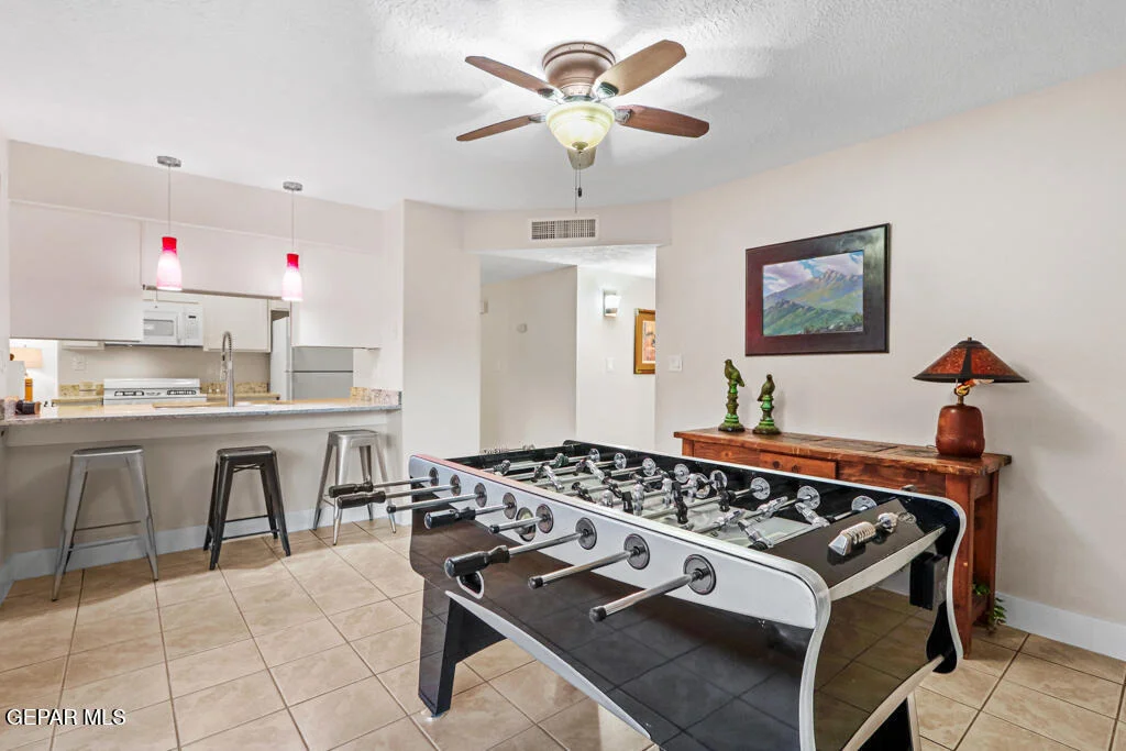 Photo of 10053 Foothill Drive