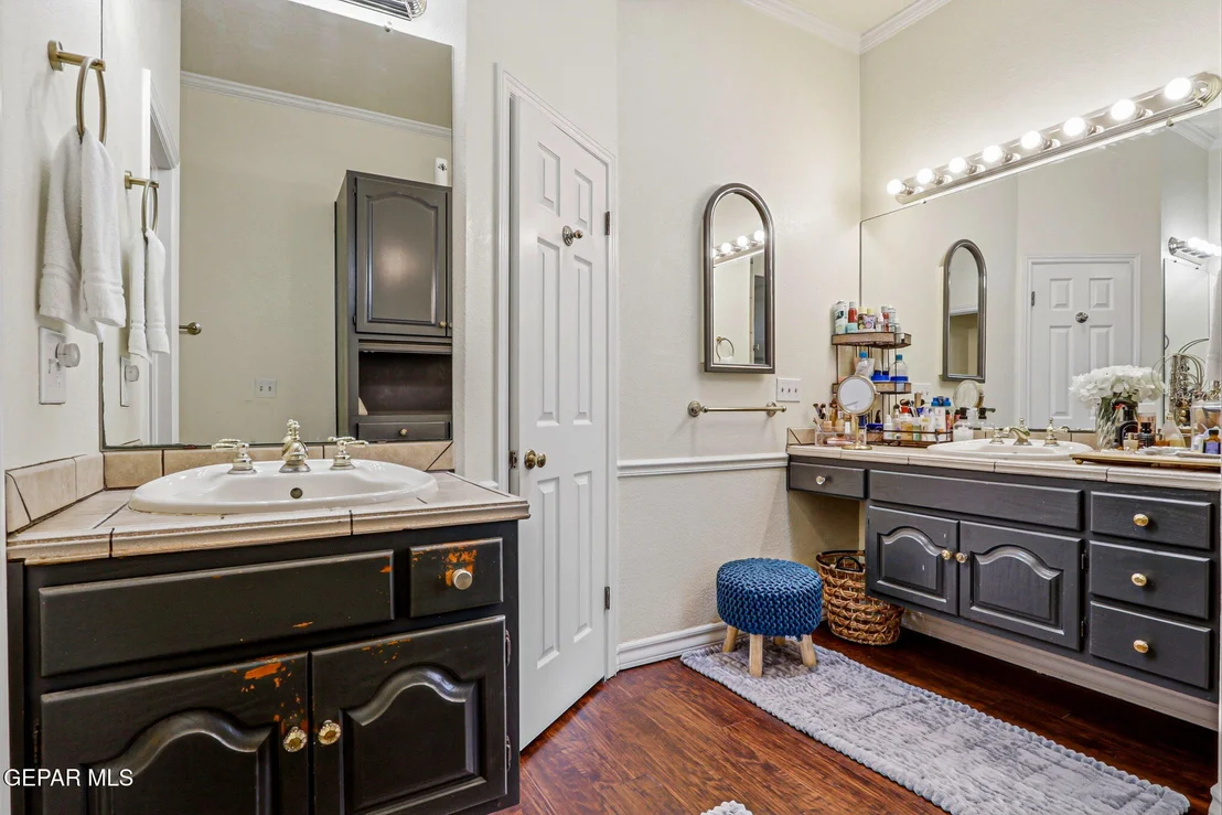 Photo of 716 Willow Glen Drive