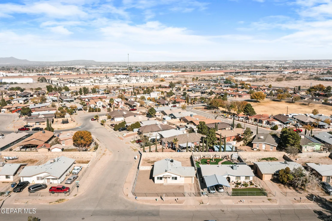 Photo of 219 CARIBE Circle