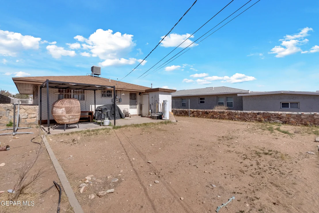Photo of 3818 JACKSON Avenue