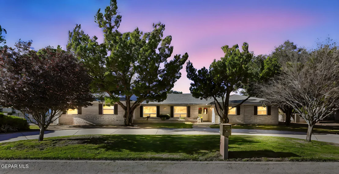 Photo of 717 LIVE OAK Drive