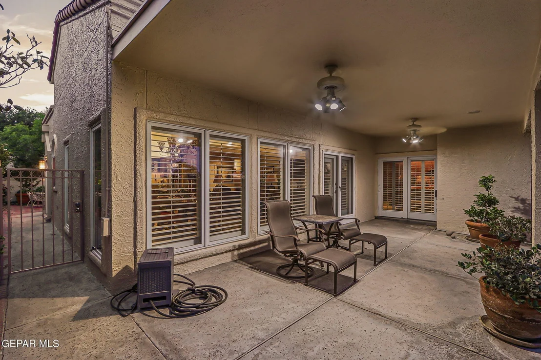 Photo of 1013 LOS JARDINES Circle