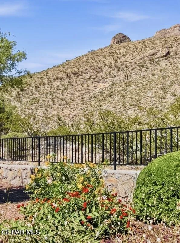Photo of 1092 THUNDERBIRD Drive