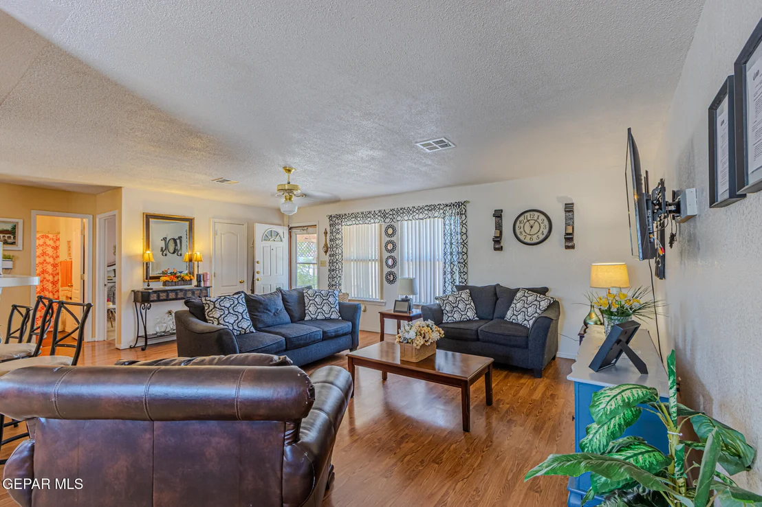 Photo of 1551 SEMINOLE Drive