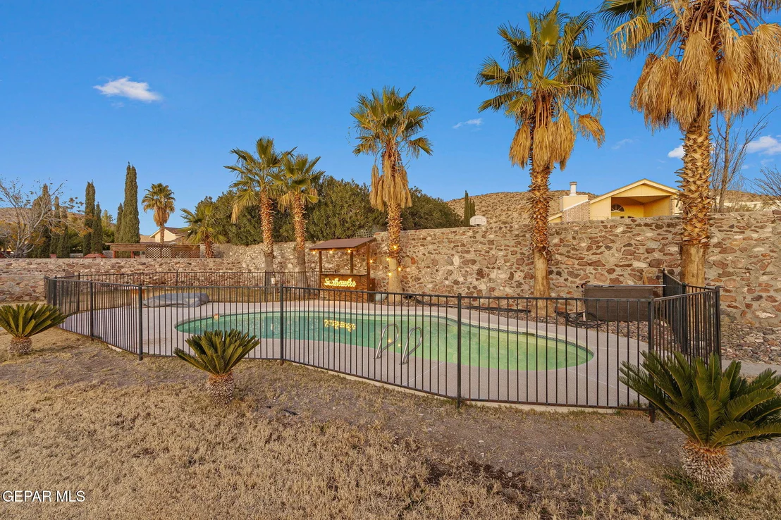 Photo of 550 OLMECA Drive