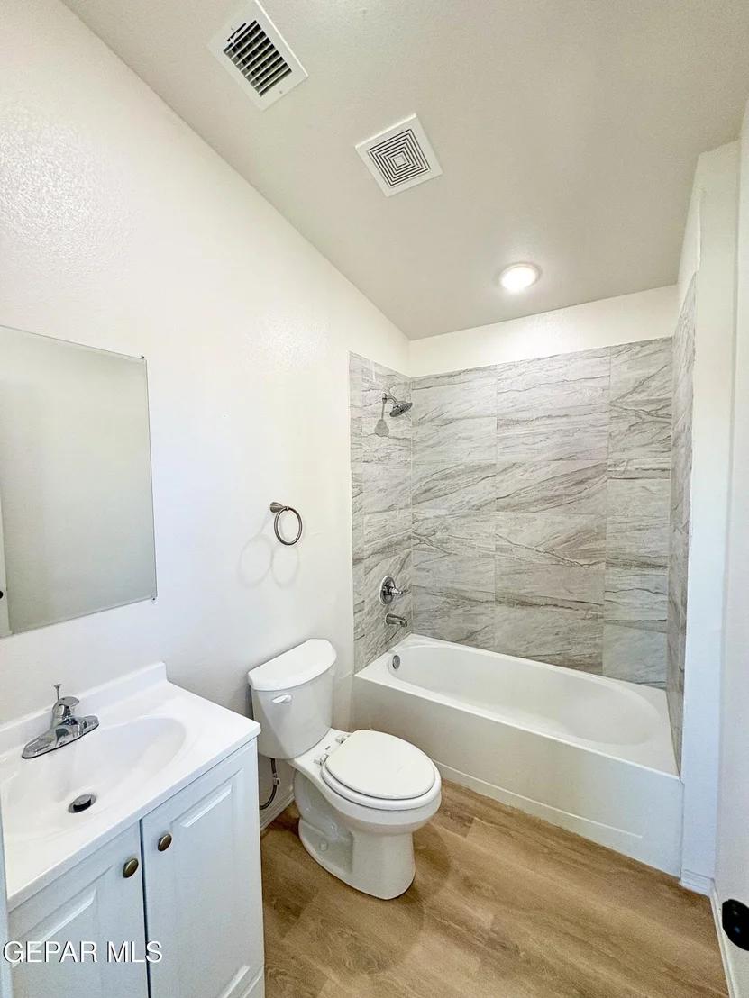 Photo of 11420 DORIS Road