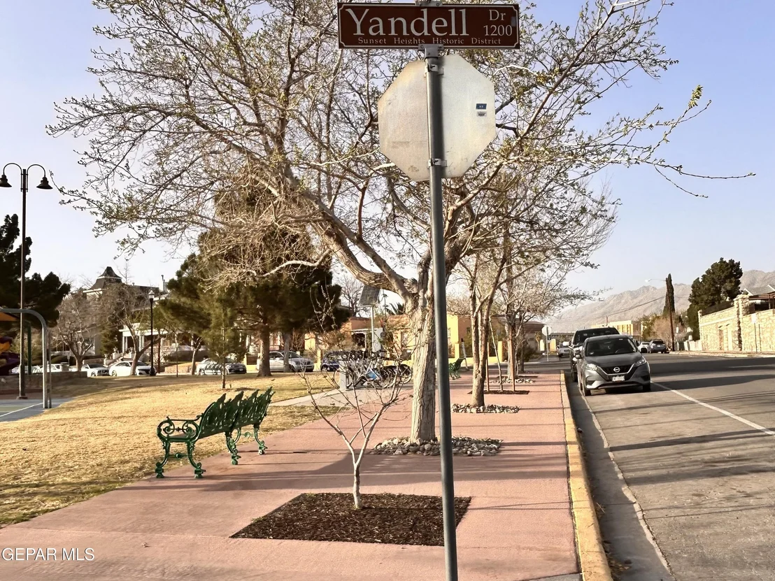 Photo of 521 RANDOLPH Drive