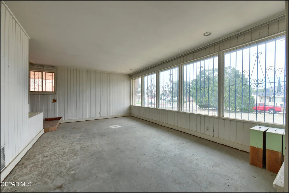 Photo of 2420 HAWLEY Circle