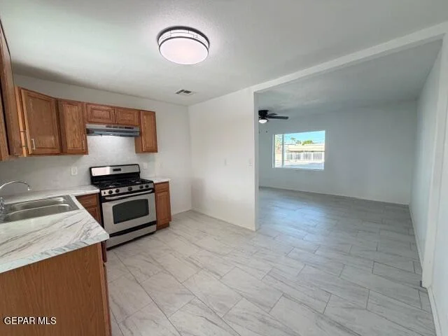 Photo of 7860 Holly Place