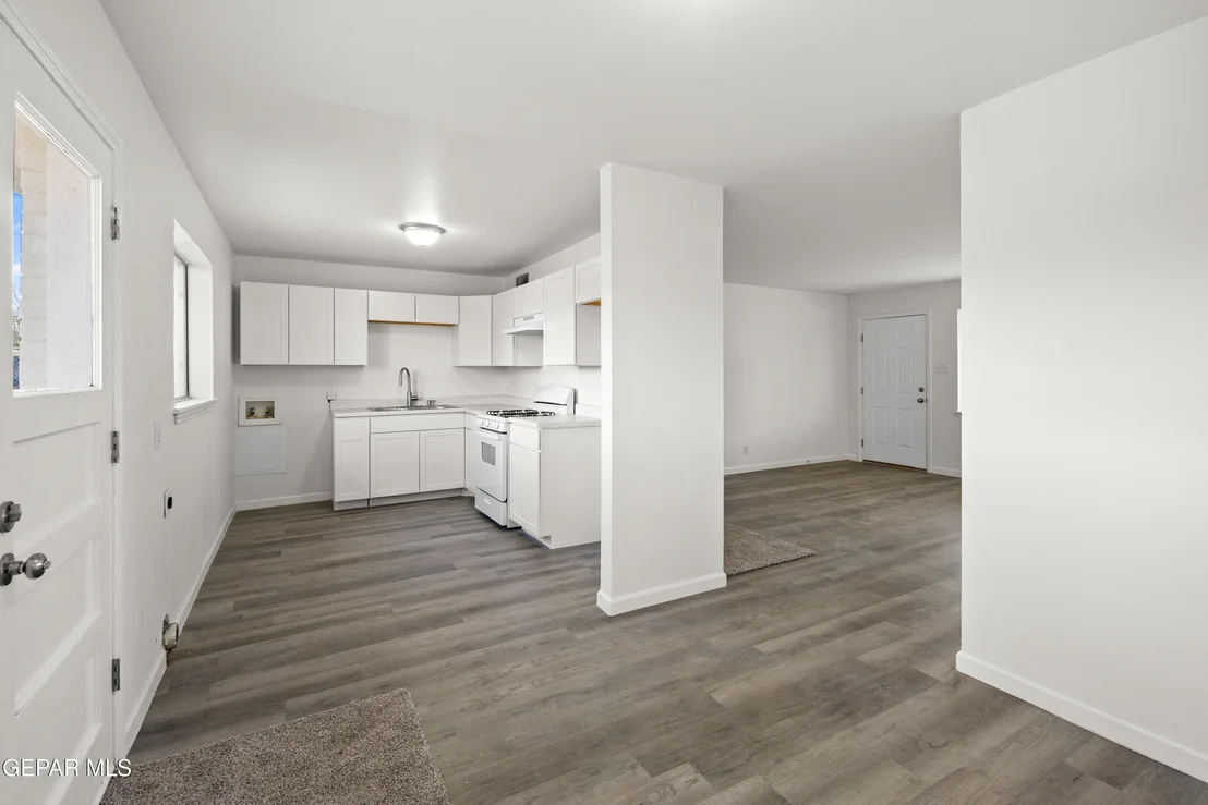 Photo of 412 INDIAN Place