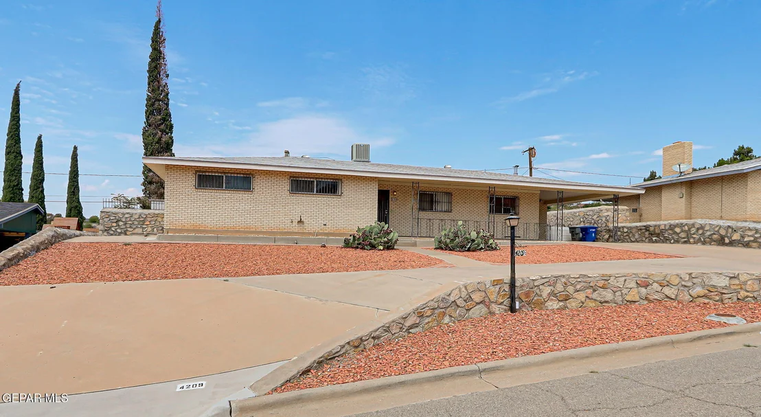 Photo of 4209 NORFOLK Lane