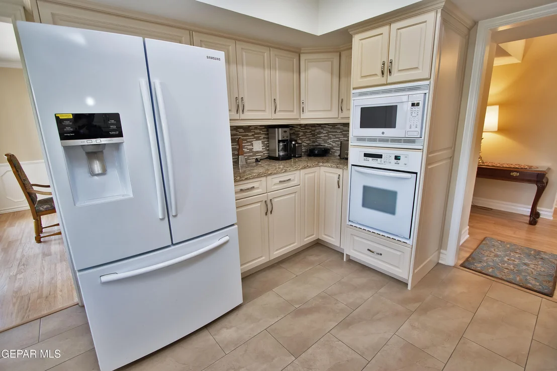 Photo of 517 Stonebluff Road