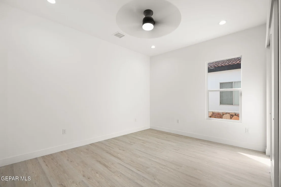 Photo of 5024 JARDINES Place