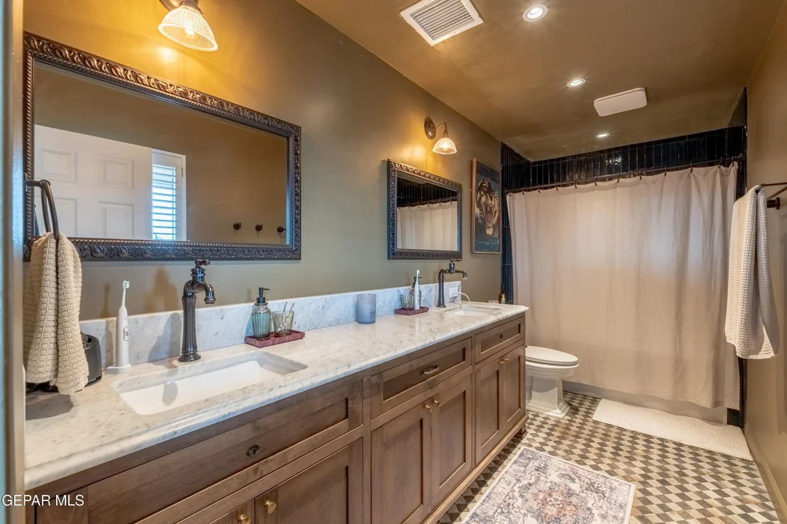 Photo of 3931 FLAMINGO Drive