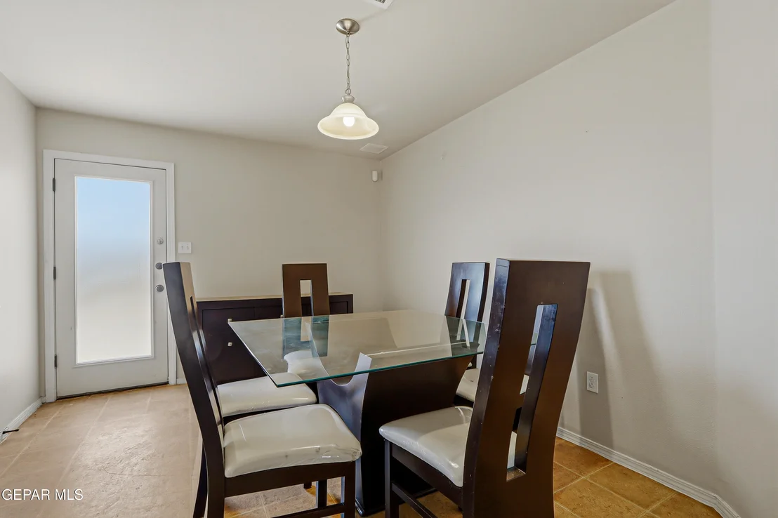 Photo of 14261 WOODS POINT Avenue