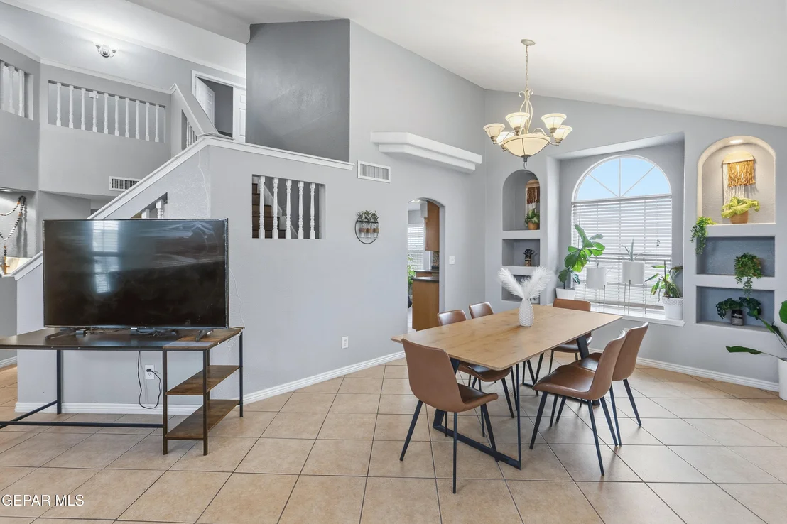 Photo of 1369 LUZ CARPIO Way