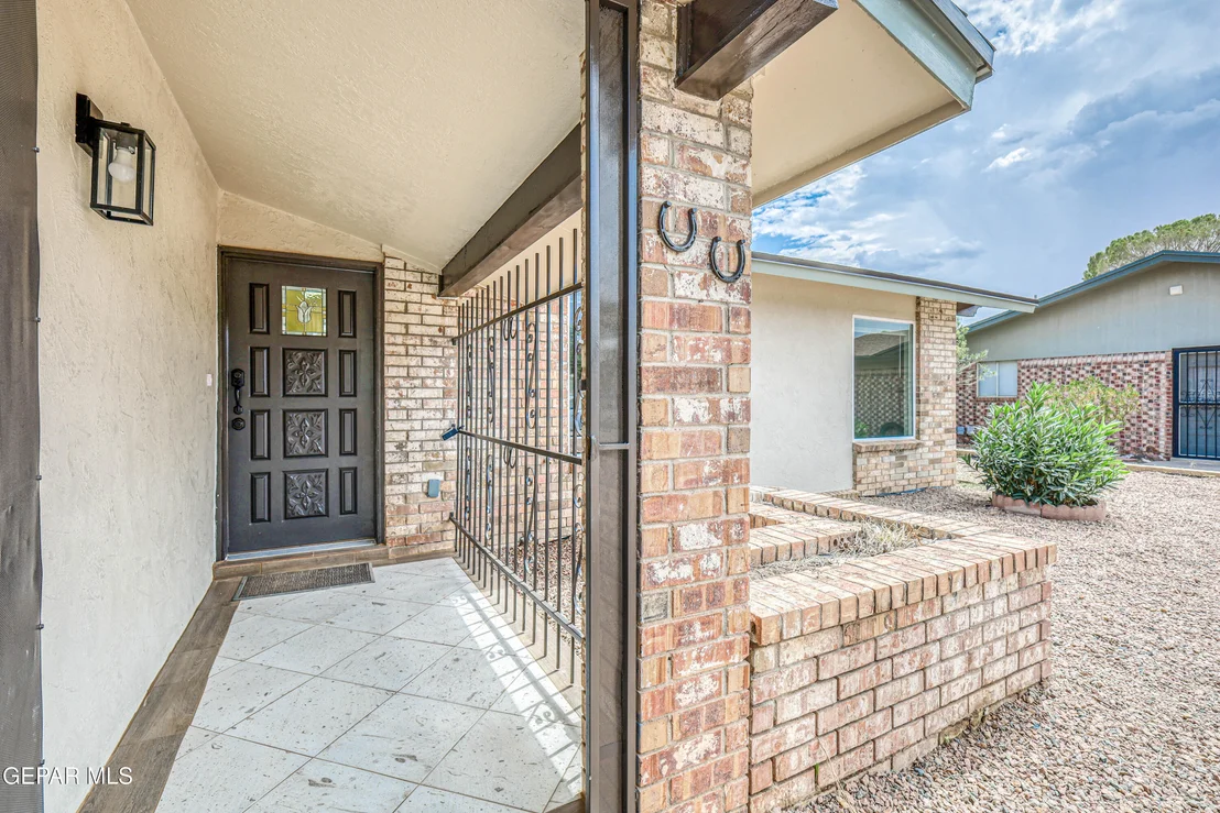 Photo of 712 CARABINAS Way