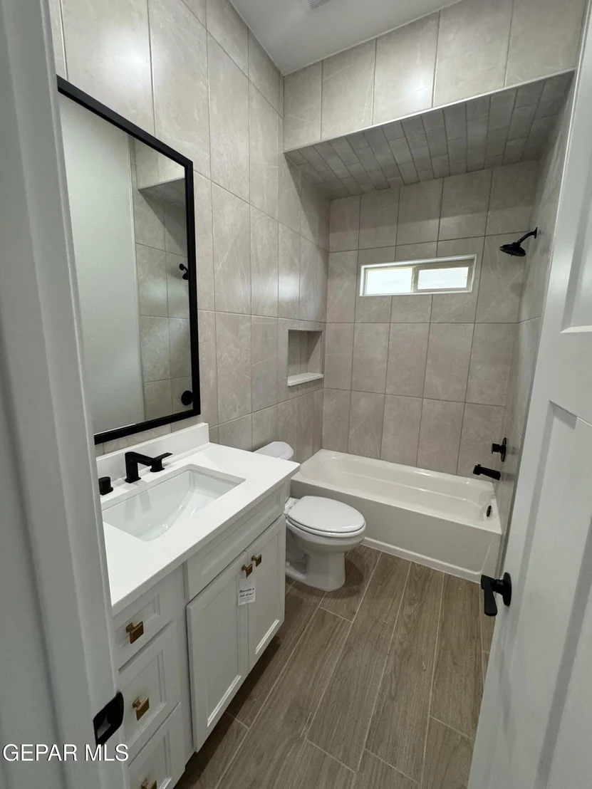 Photo of 15008 Composition Avenue