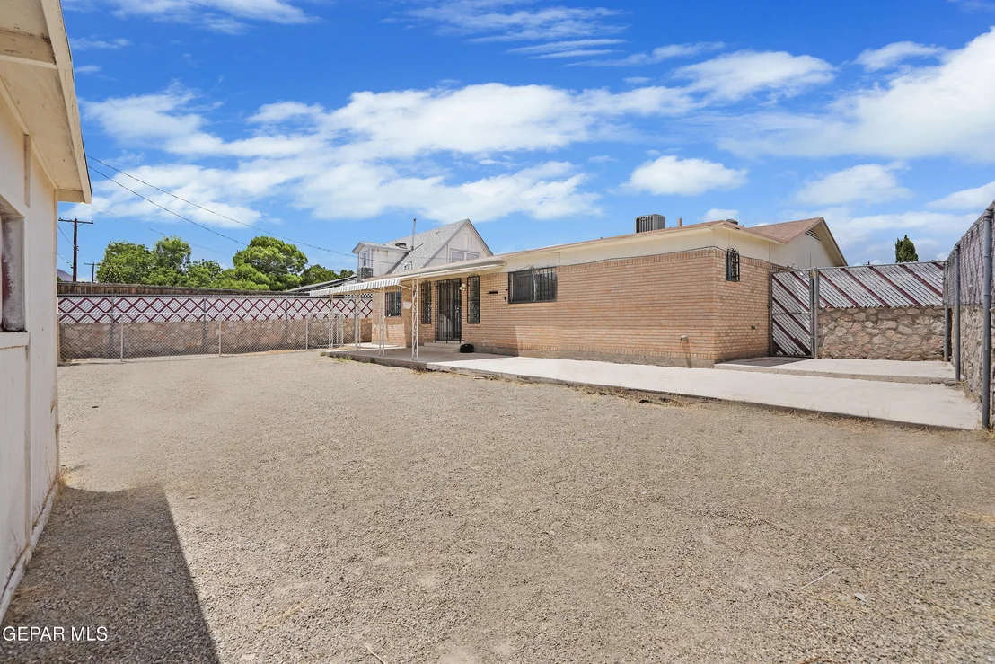Photo of 5832 DEARBORNE Drive
