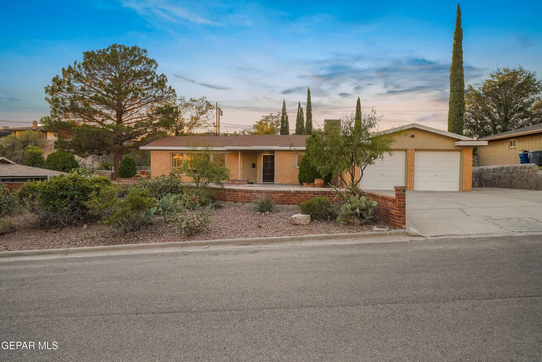 Photo of 4401 BUCKINGHAM Drive