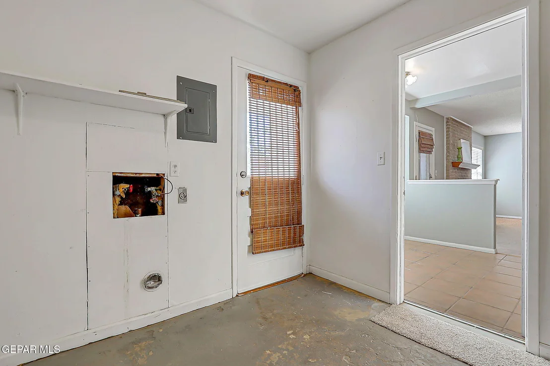 Photo of 7213 CLEMENTE Avenue