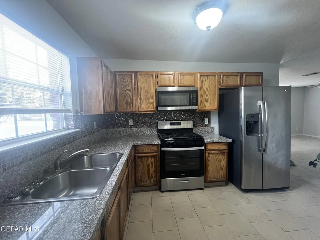 Photo of 10256 VALLE SUAVE Drive