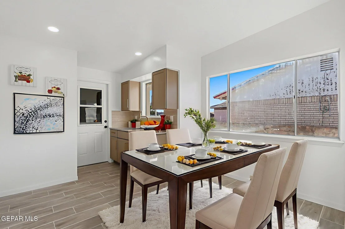 Photo of 113 W POINT Drive