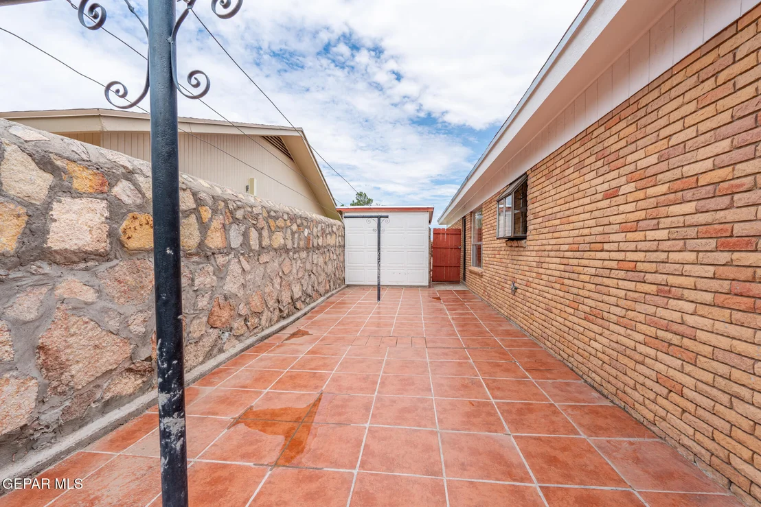 Photo of 8516 Mineola Drive