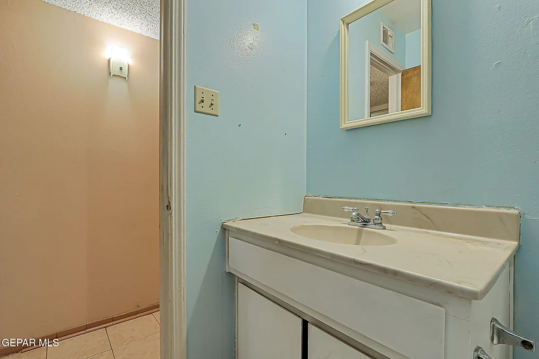 Photo of 7925 Broadway Drive
