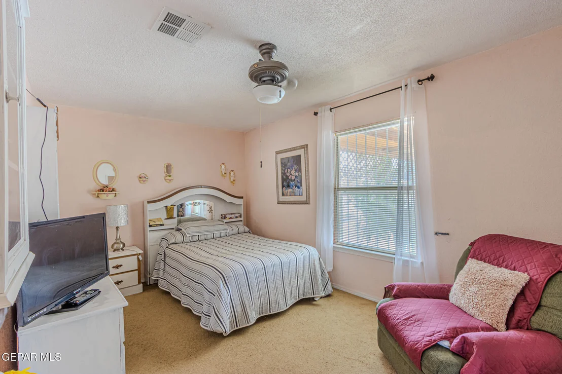 Photo of 1551 SEMINOLE Drive