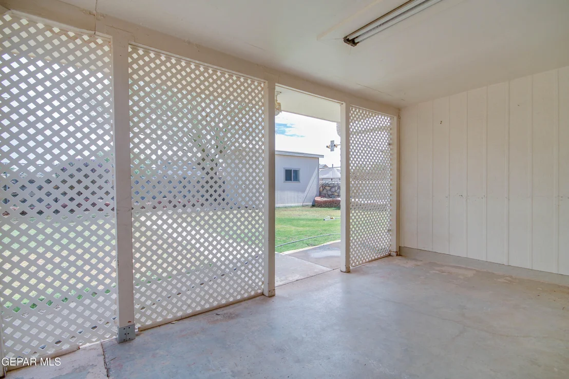 Photo of 5649 LONGVIEW Circle