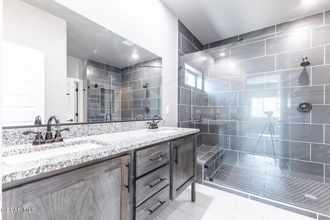 Photo of 952 Sandhurst Place