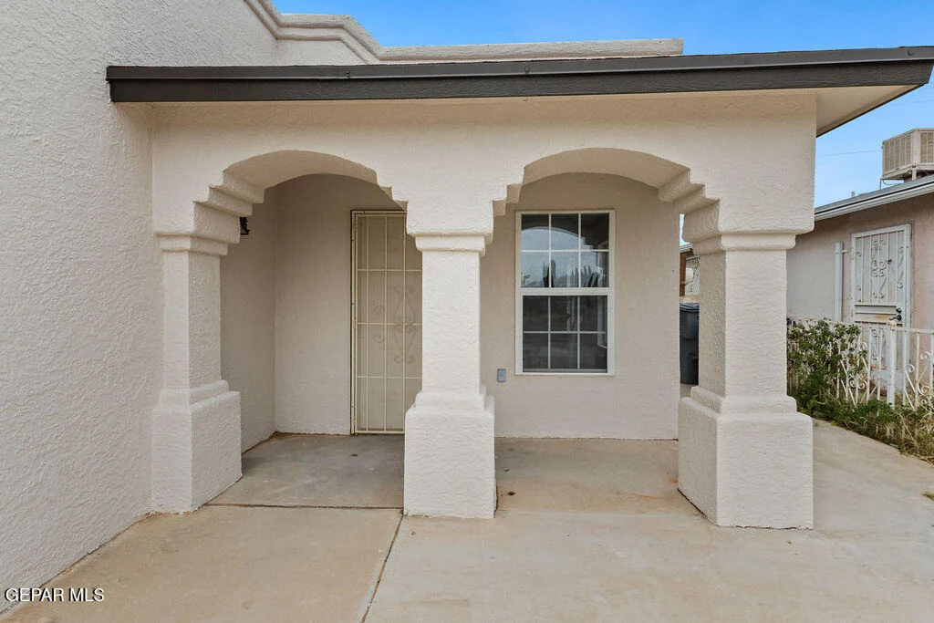 Photo of 11003 STONEBRIDGE Drive