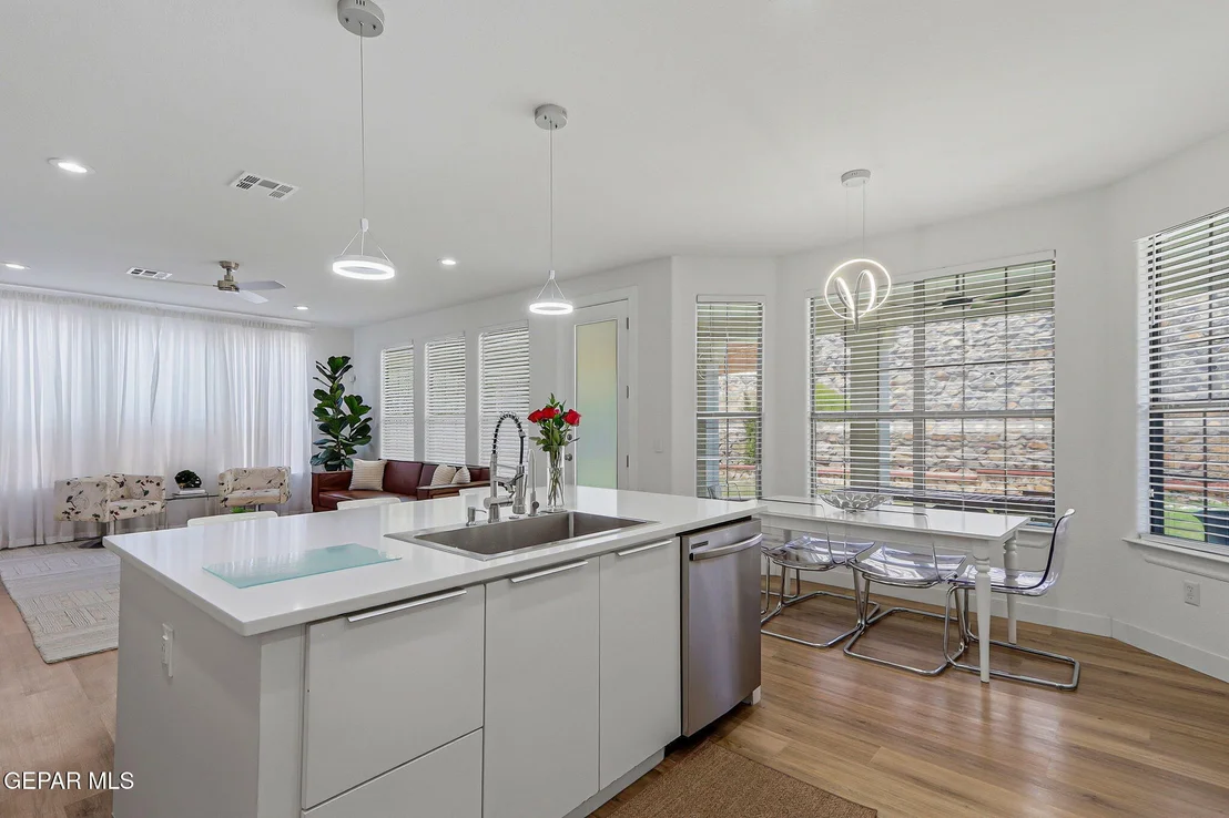 Photo of 6325 FRANKLIN RED Drive
