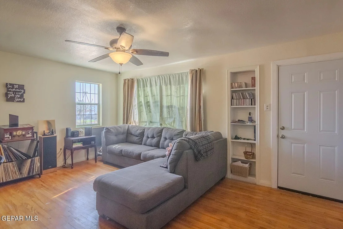 Photo of 1804 WAINWRIGHT Drive