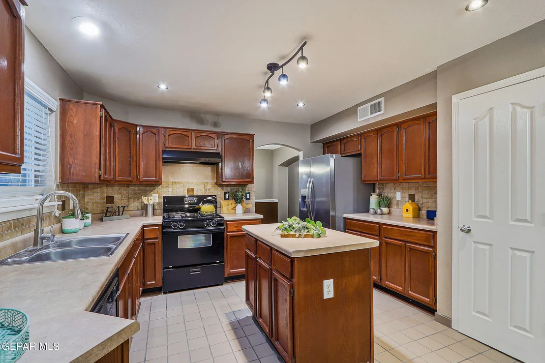 Photo of 683 JUAN MUNOZ Court