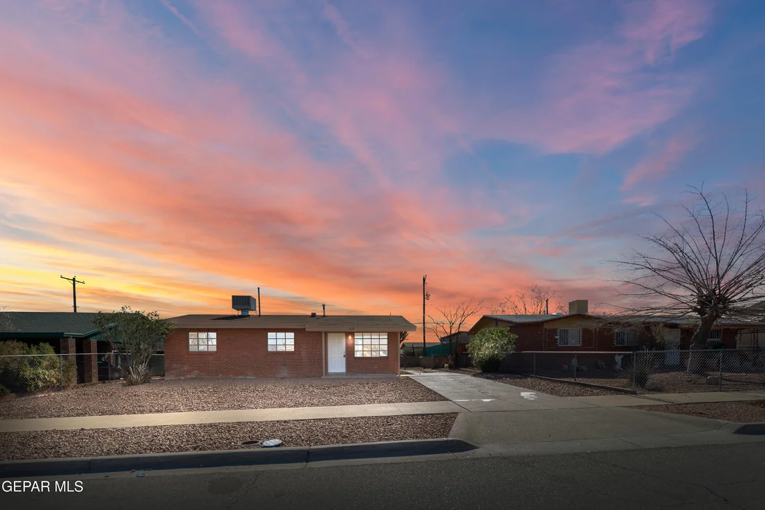 Photo of 5016 DEBEERS Drive