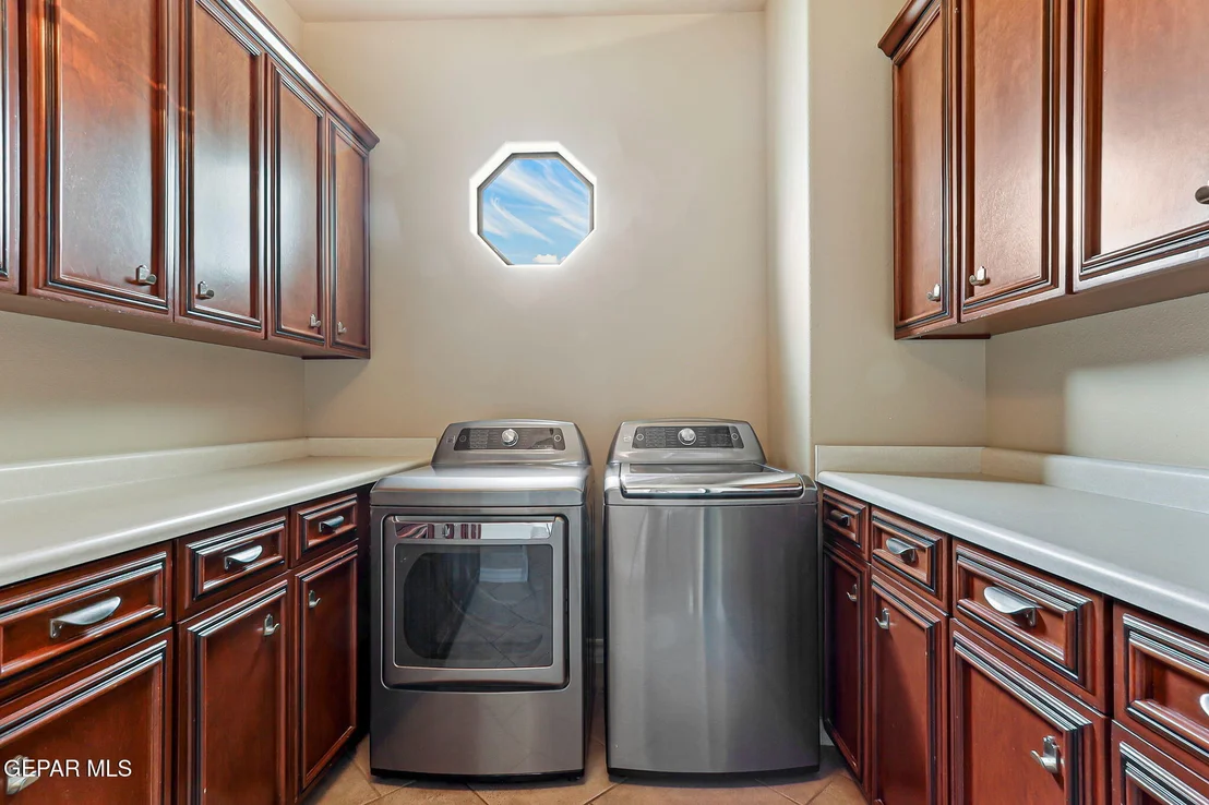 Photo of 5301 UPPER VALLEY Road