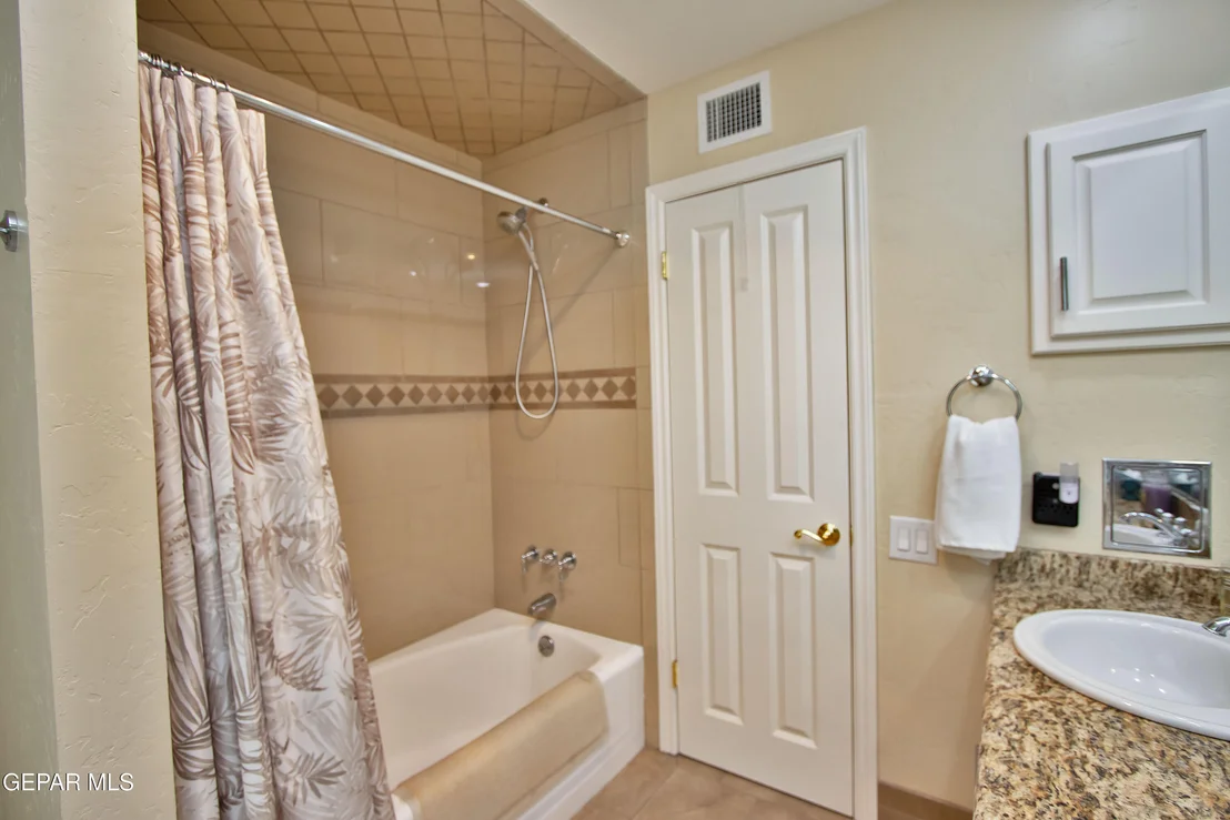 Photo of 517 Stonebluff Road