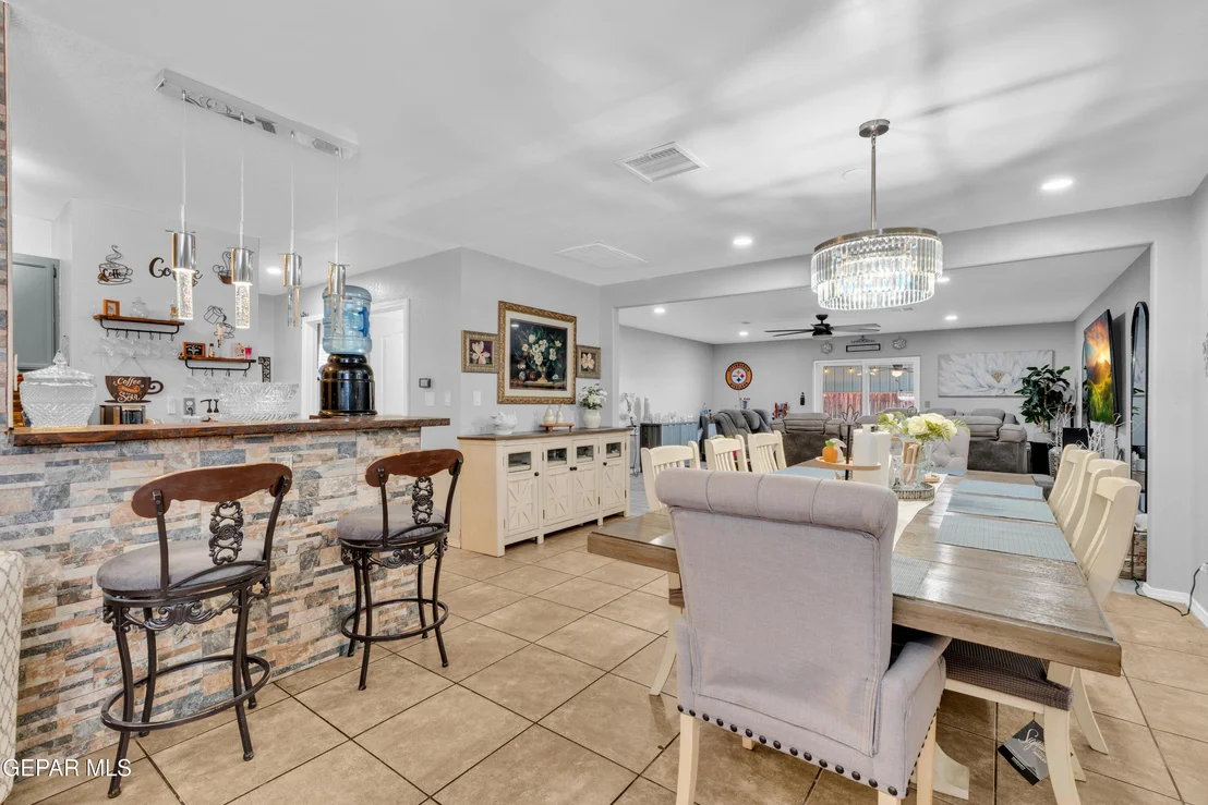 Photo of 10300 Valle Suave Drive