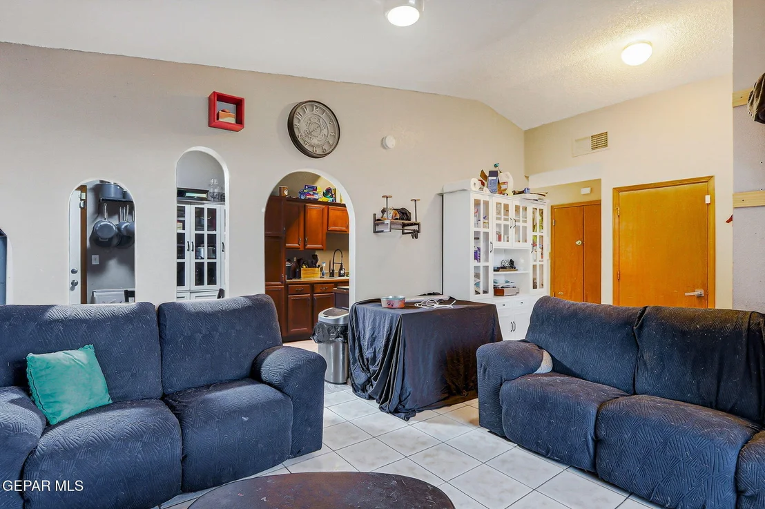 Photo of 11908 KINGS CREST Drive