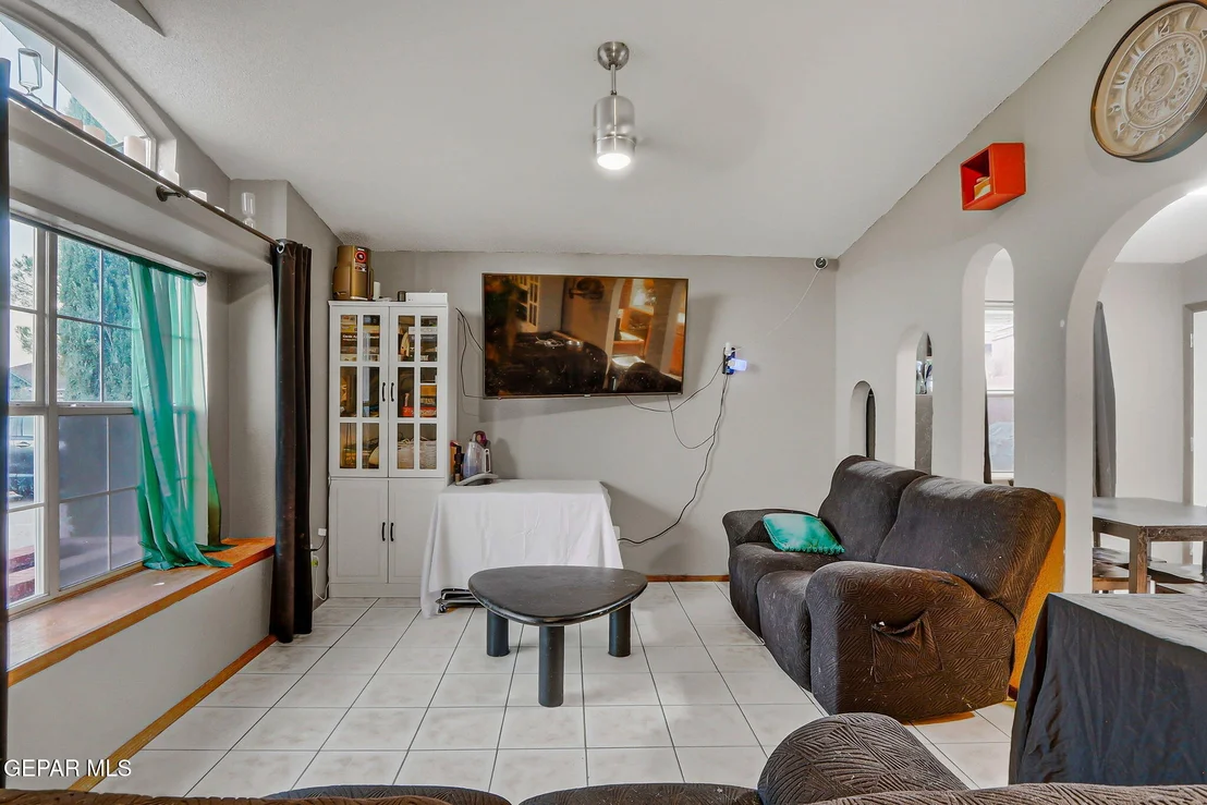 Photo of 11908 KINGS CREST Drive