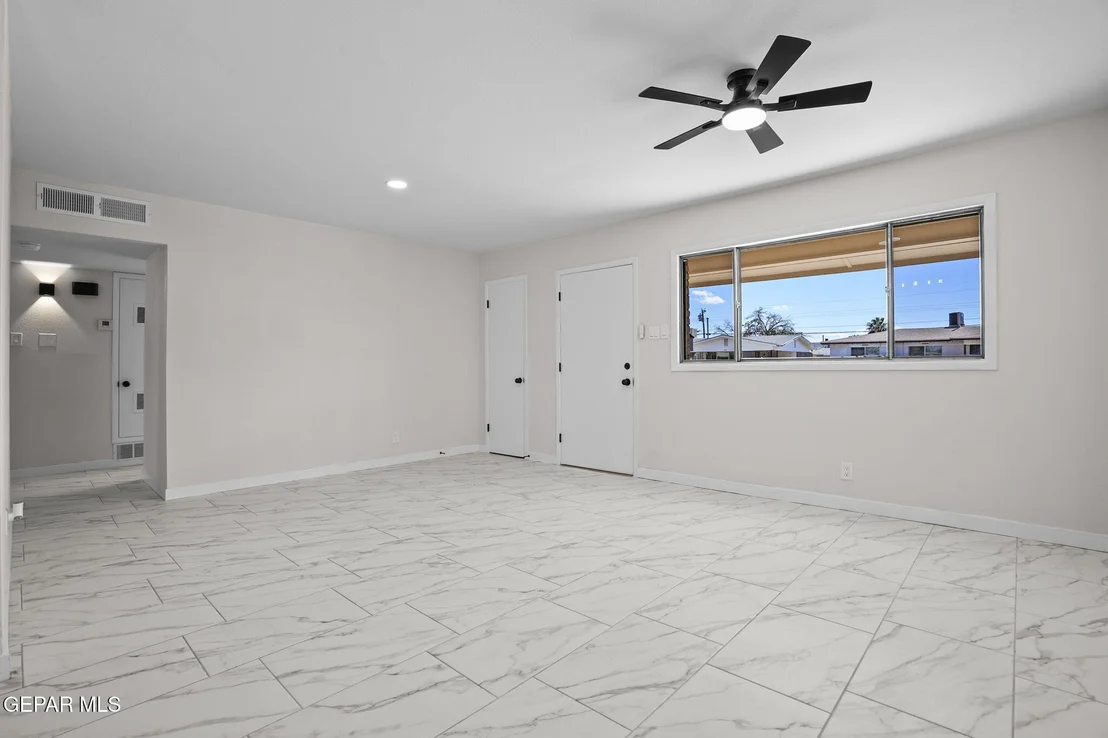 Photo of 4947 AIKEN Lane