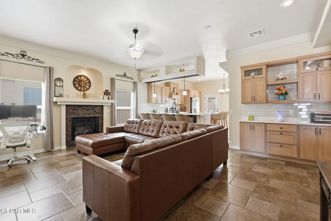 Photo of 14213 FABLED POINT Avenue