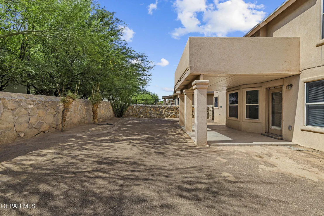Photo of 10817 WALDEN POND Street